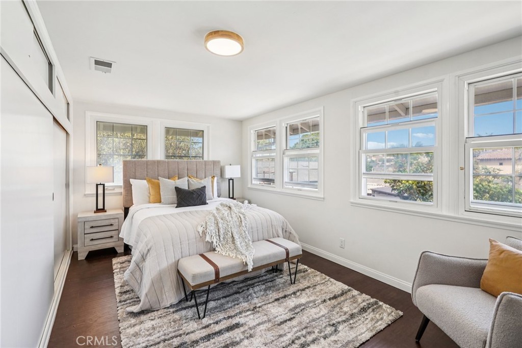 836 Loma Vista Street El Segundo, CA 90245 - Photo 6 of 36