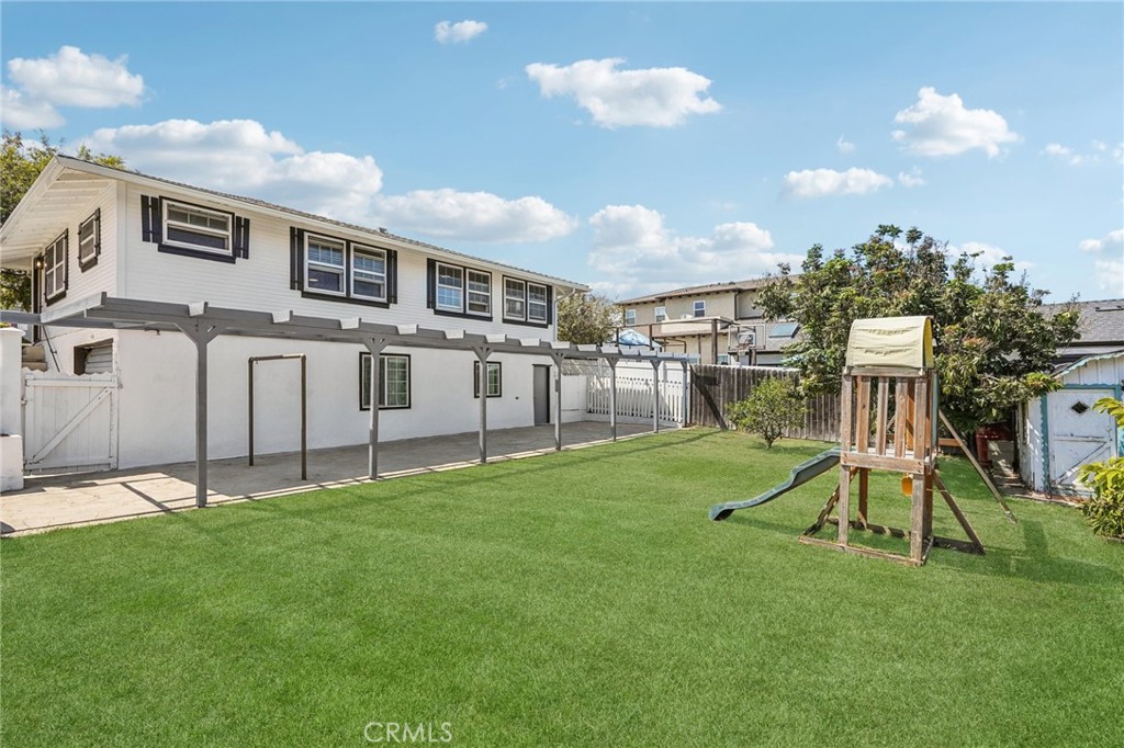 836 Loma Vista Street El Segundo, CA 90245 - Photo 7 of 36