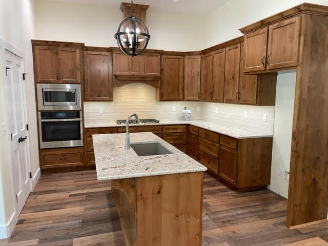4941 Lost Cove Road Grove, OK 74344 - Photo 15 of 66 Custom Cabinetry & Appliances