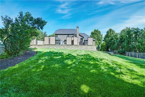 $750,000 | 5005 West 131st Street, Leawood, KS 66209