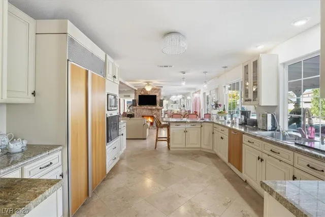 $3,500 | 3182 Moonflower Drive, Las Vegas, NV 89146