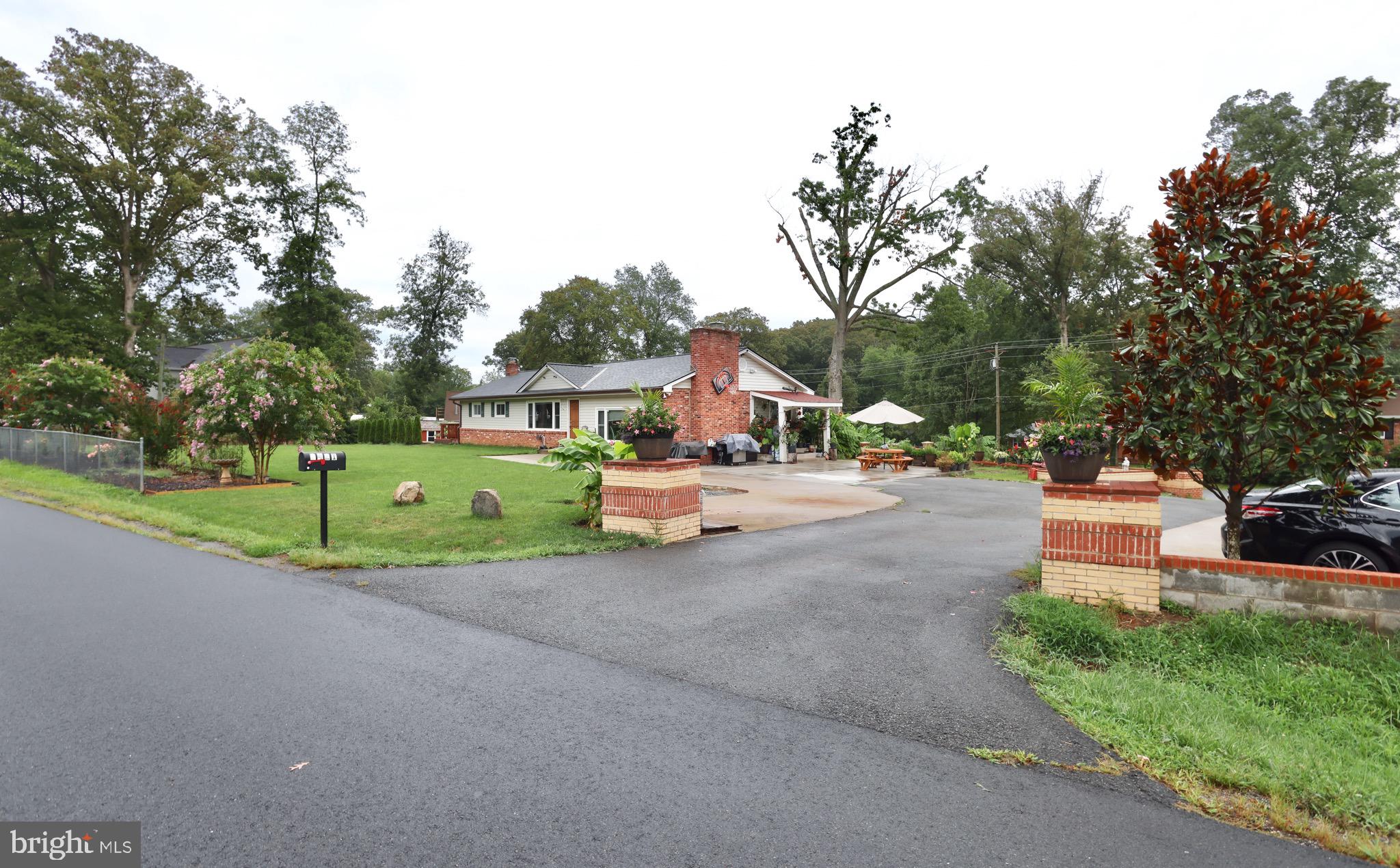 8421 Rugby Road Manassas Park, VA 20111 - Photo 2 of 48 Gallery Image 2