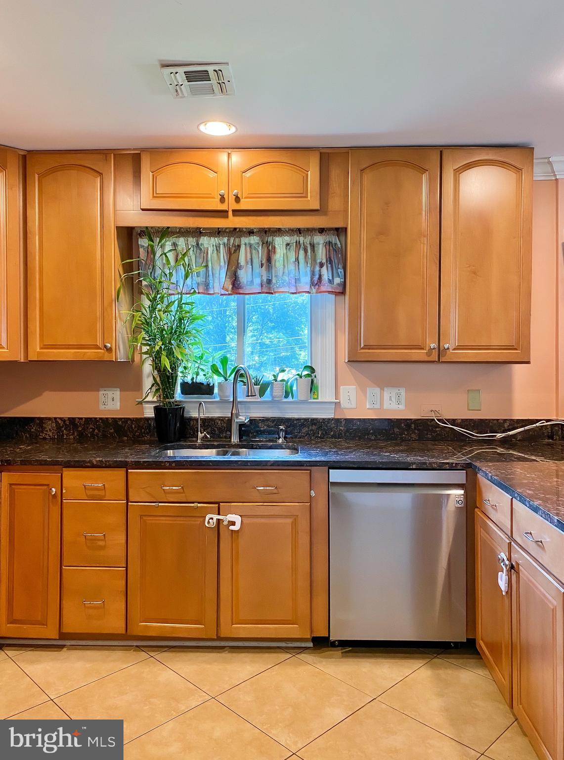 8421 Rugby Road Manassas Park, VA 20111 - Photo 25 of 48 Gallery Image 25