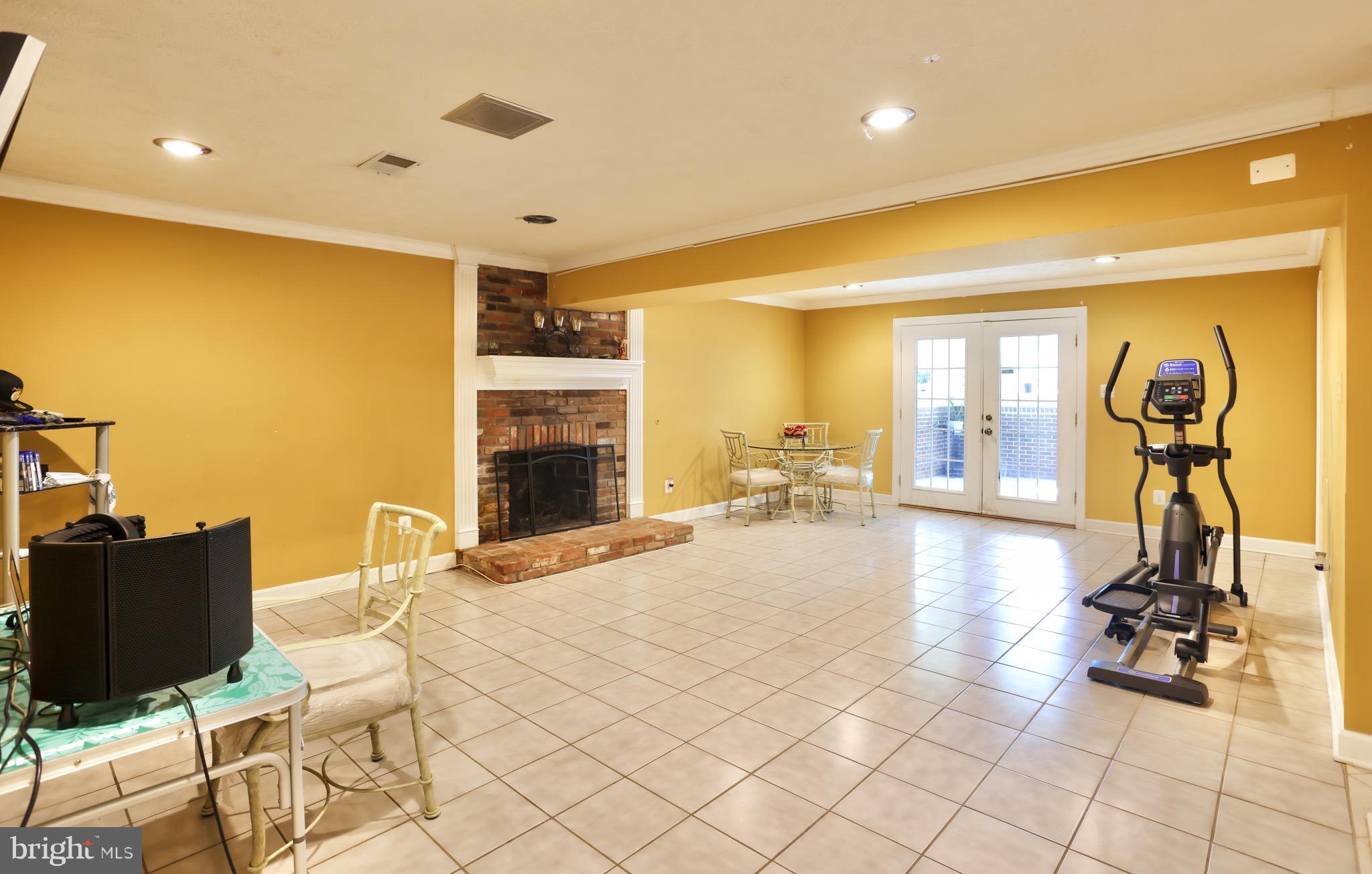 8421 Rugby Road Manassas Park, VA 20111 - Photo 31 of 48 Gallery Image 31