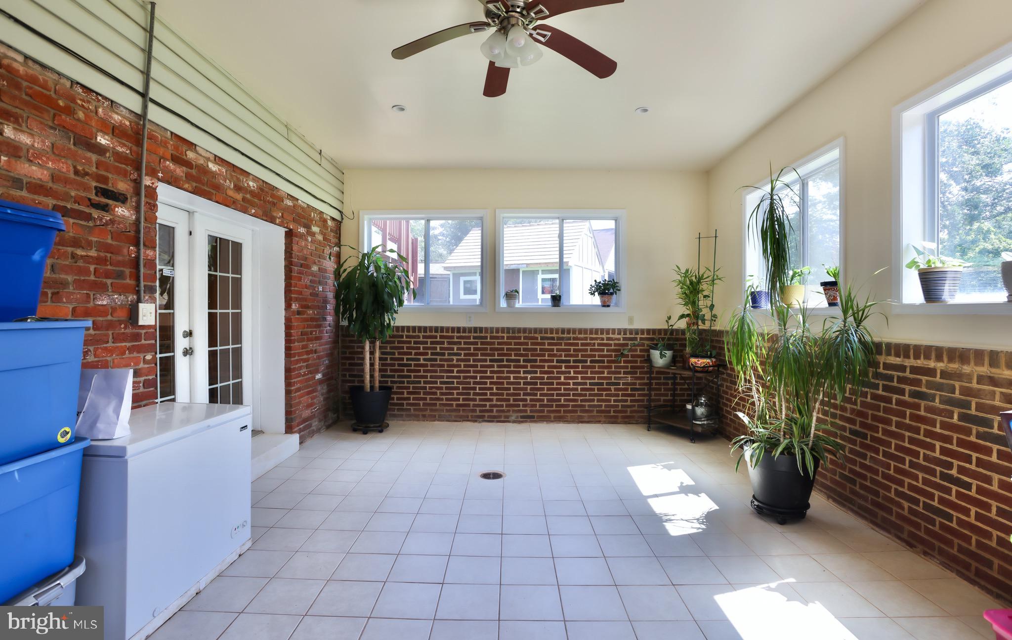 8421 Rugby Road Manassas Park, VA 20111 - Photo 35 of 48 Gallery Image 35