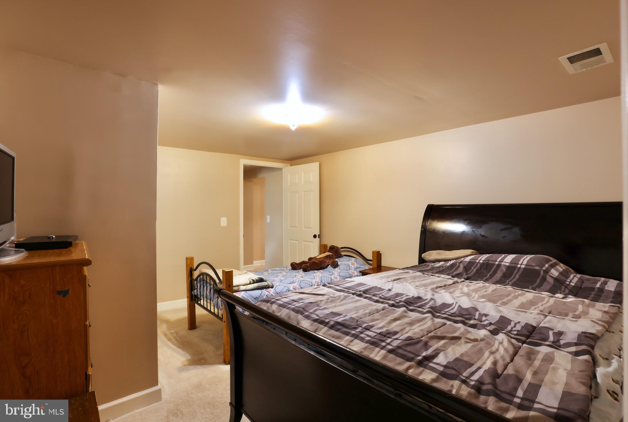 8421 Rugby Road Manassas Park, VA 20111 - Photo 40 of 48 Gallery Image 40