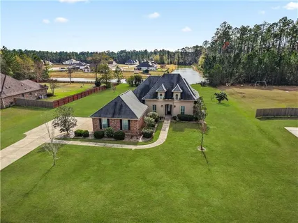 $534,900 | 402 Long Lake Drive, Covington, LA 70435