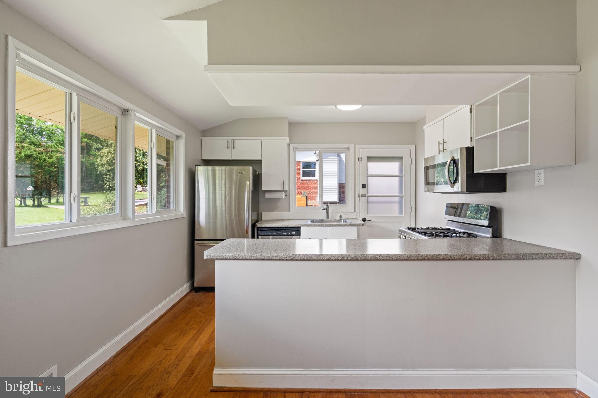 4526 Roundhill Road Alexandria, VA 22310 - Photo 17 of 53 Gallery Image 17