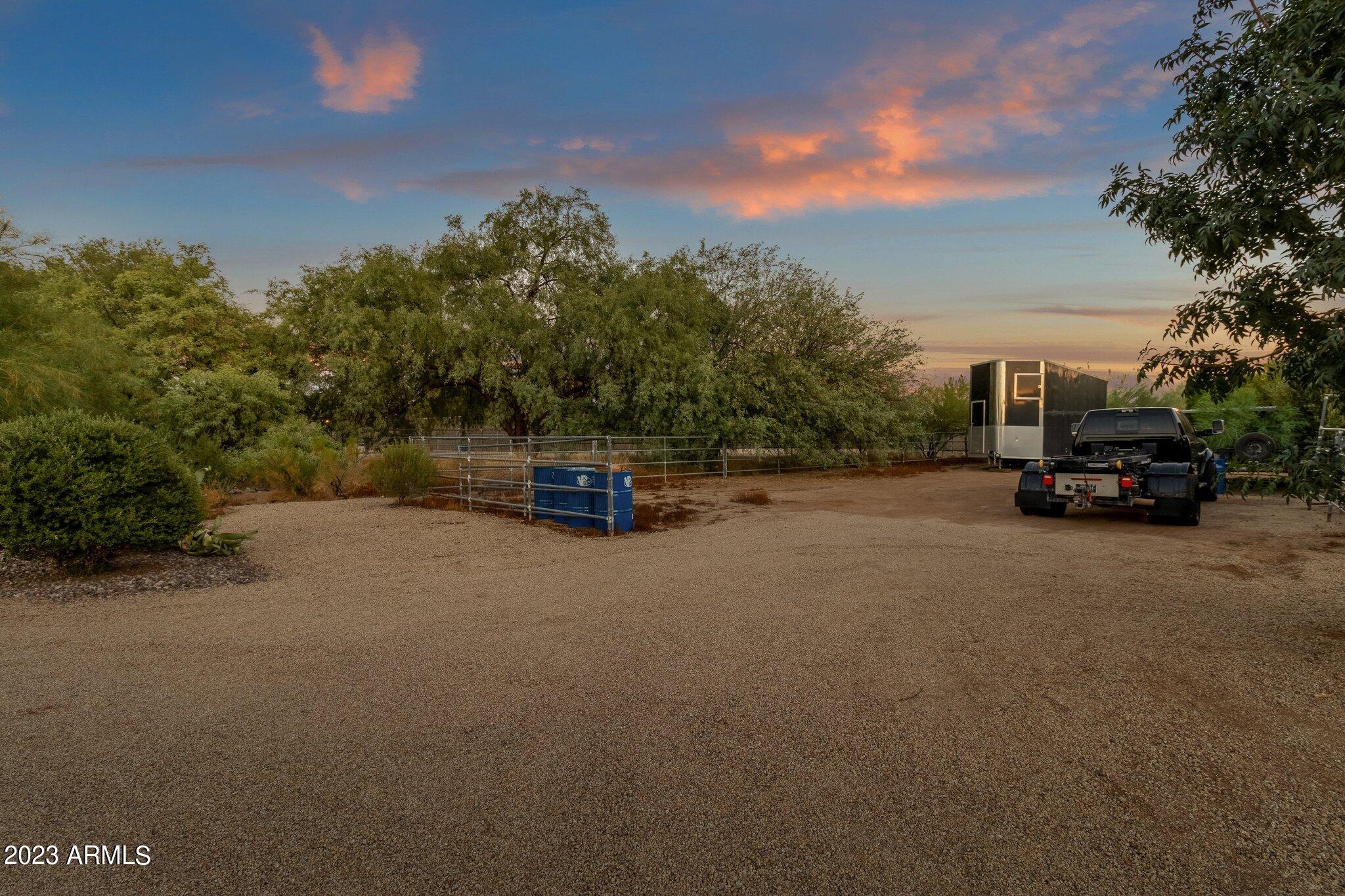8115 East Redfield Road Scottsdale, AZ 85260 - Photo 41 of 43 Horse Corral
