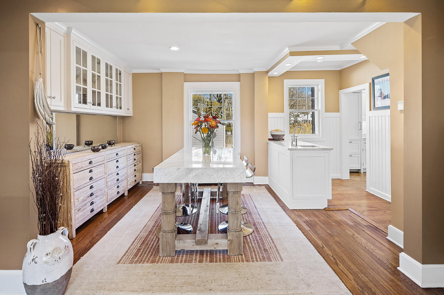 33 Old Farm Road Darien, CT 06820 - Photo 8 of 28 a view of a living room and hardwood floor
