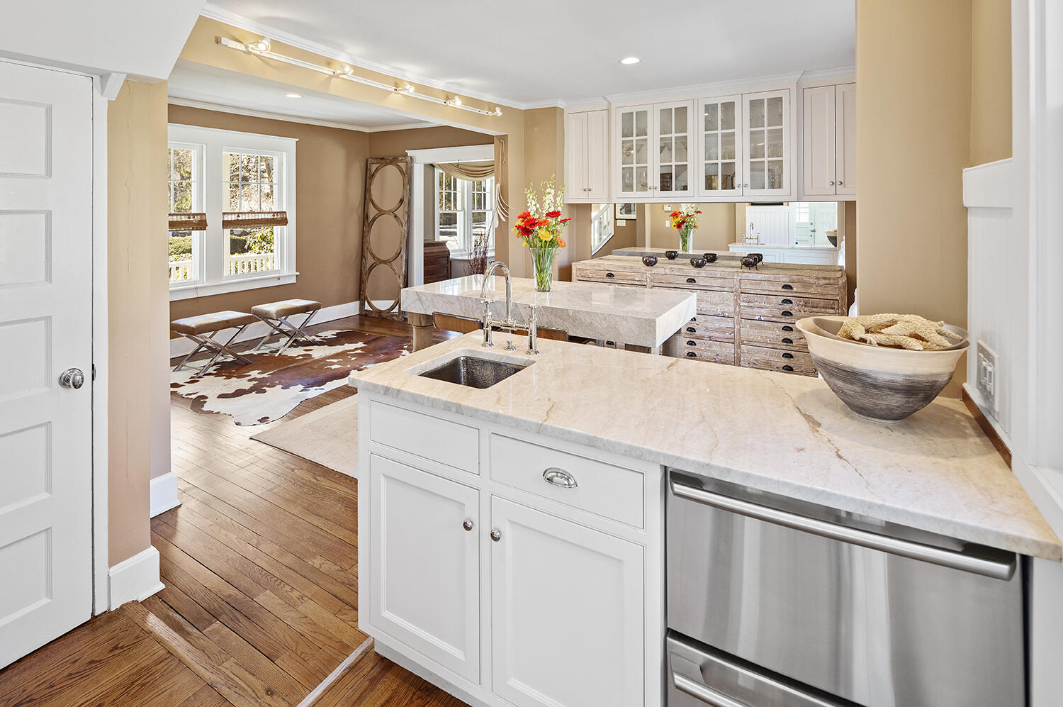 33 Old Farm Road Darien, CT 06820 - Photo 9 of 28 a kitchen with a sink stove and cabinets