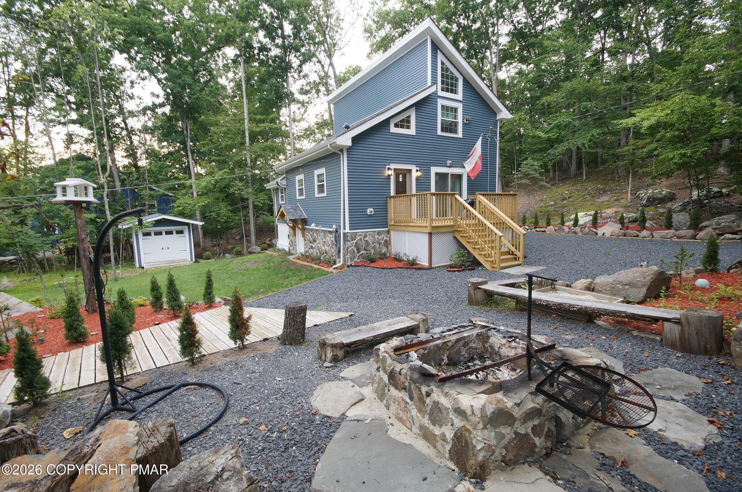 375 Canterbury Road Bushkill, PA 18324 - Photo 4 of 30 DSC00041