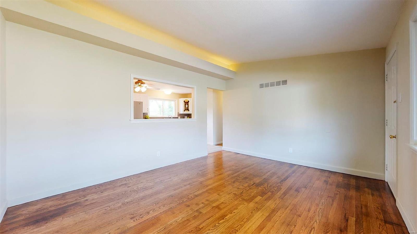 190 Reeb Lane Florissant, MO 63031 - Photo 8 of 30 Gallery Image 8
