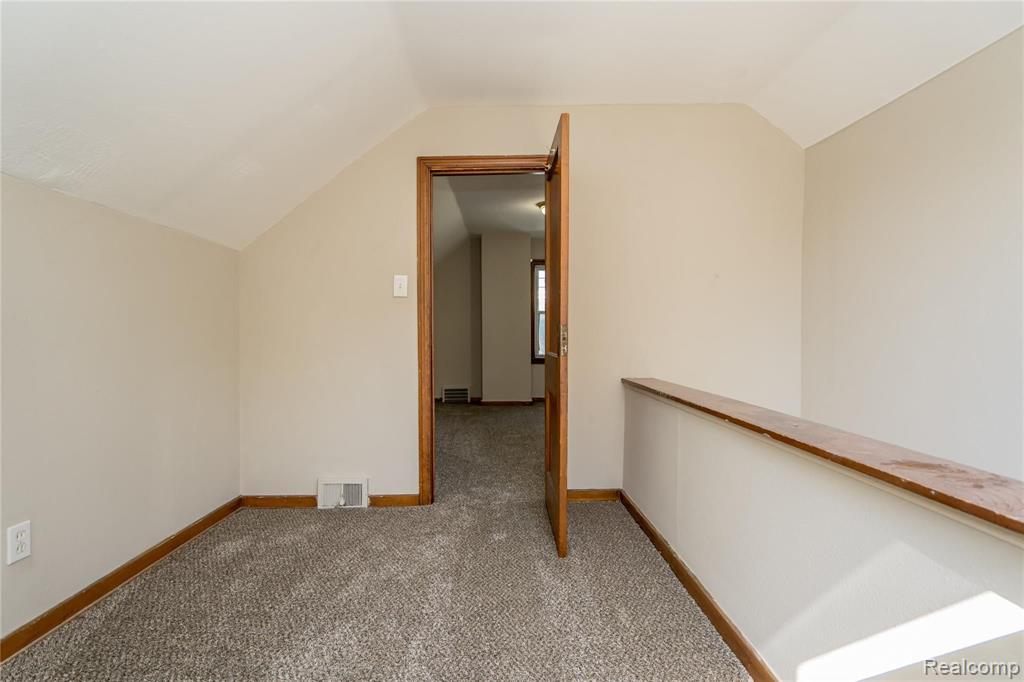 24844 Landau Center Line, MI 48015 - Photo 37 of 58
