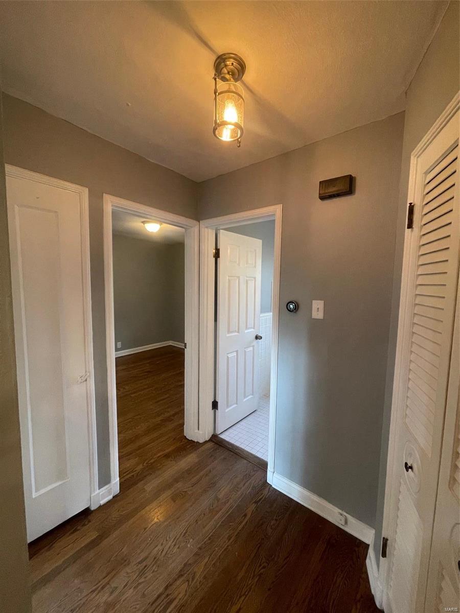 7228 MacKenzie Road St. Louis, MO 63123 - Photo 13 of 35 Gallery Image 13