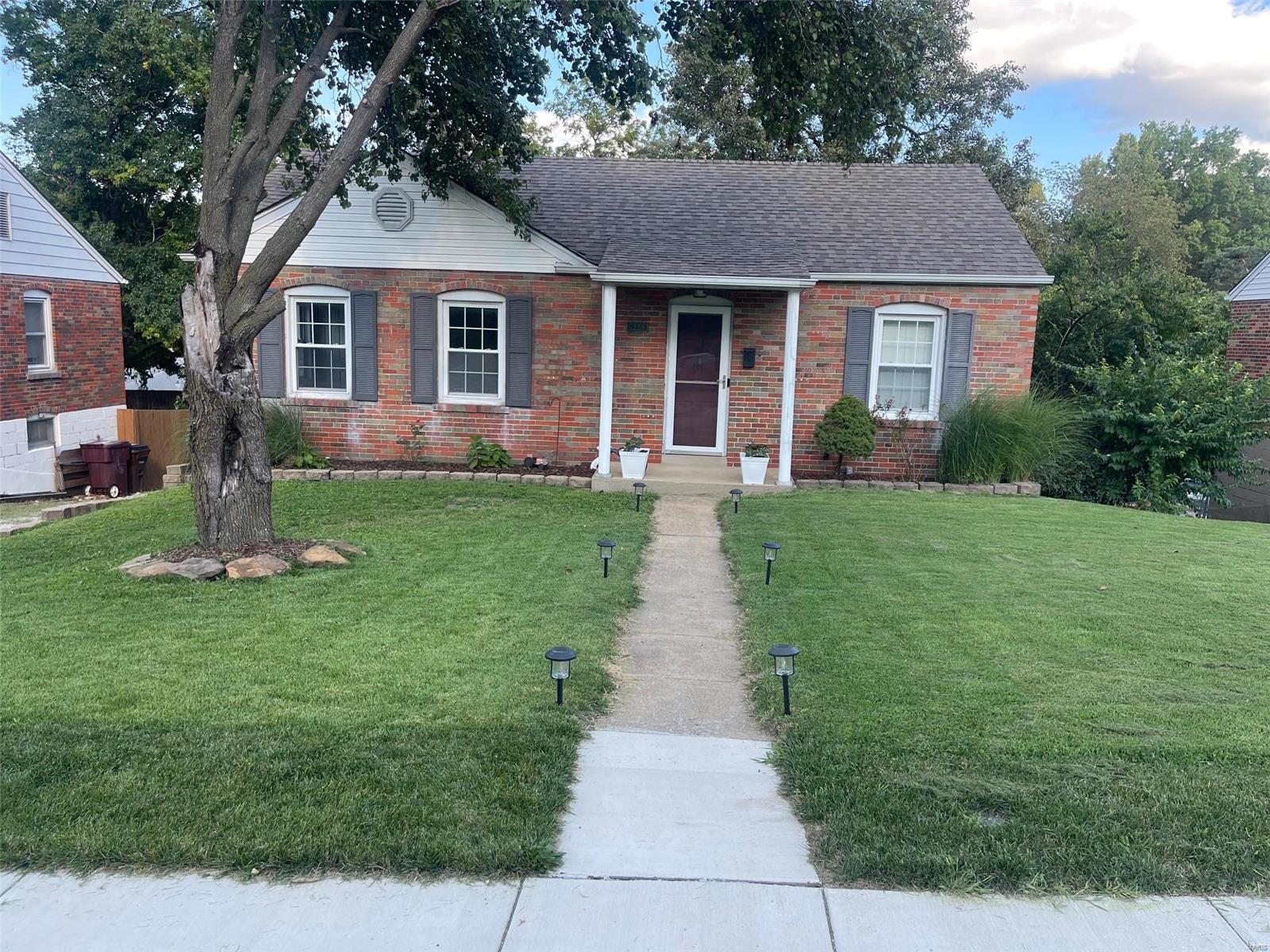 7228 MacKenzie Road St. Louis, MO 63123 - Photo 2 of 35 Gallery Image 2