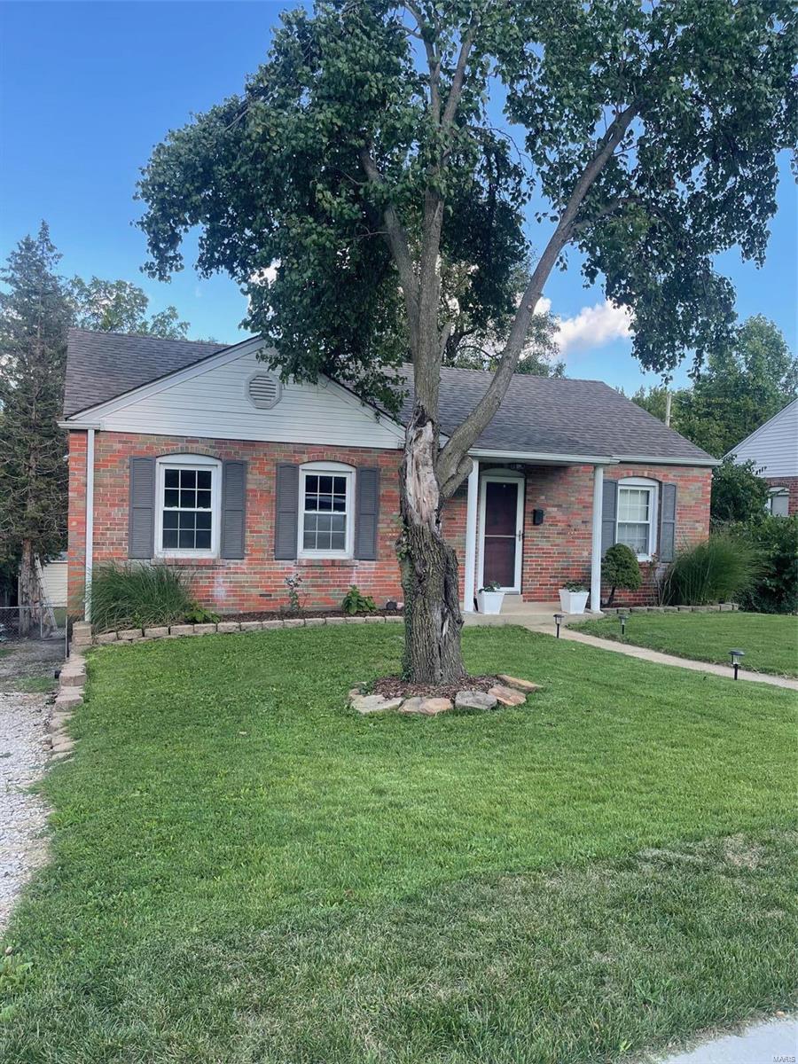 7228 MacKenzie Road St. Louis, MO 63123 - Photo 3 of 35 Gallery Image 3