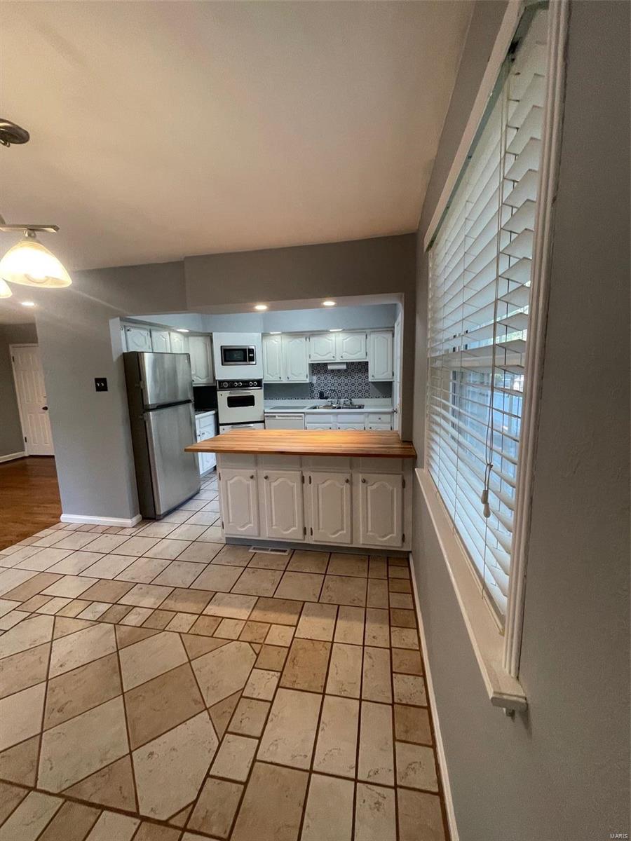 7228 MacKenzie Road St. Louis, MO 63123 - Photo 34 of 35 Gallery Image 34