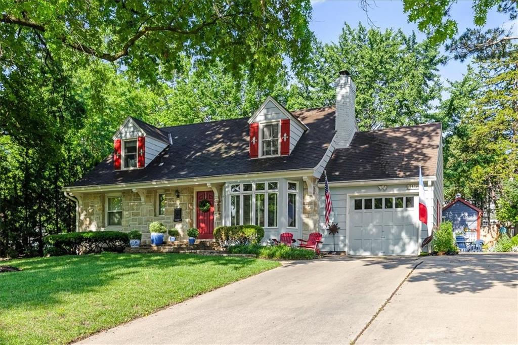 5426 Mission Road Fairway, KS 66205 - Photo 2 of 40