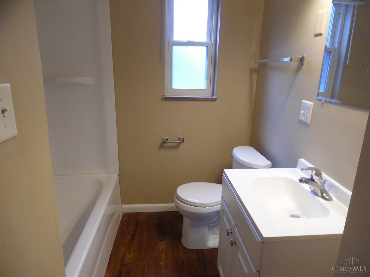 8631 Butler Warren Road West Chester, OH 45069 - Photo 13 of 29 Gallery Image 13