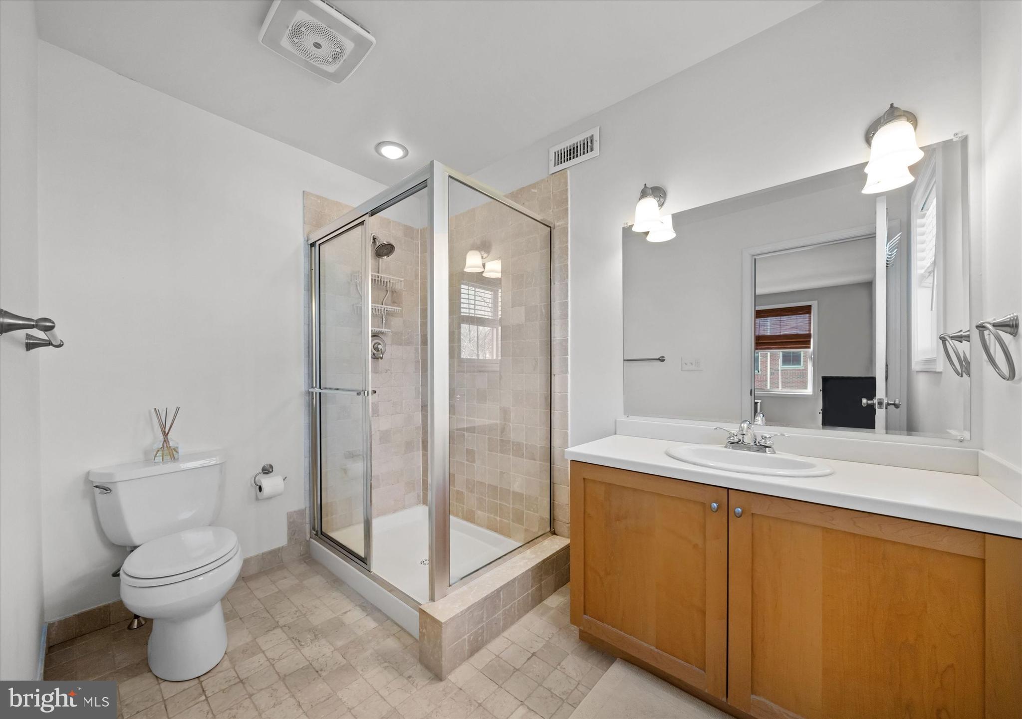 4611 Pechin Street Philadelphia, PA 19128 - Photo 17 of 27 Primary Bathroom