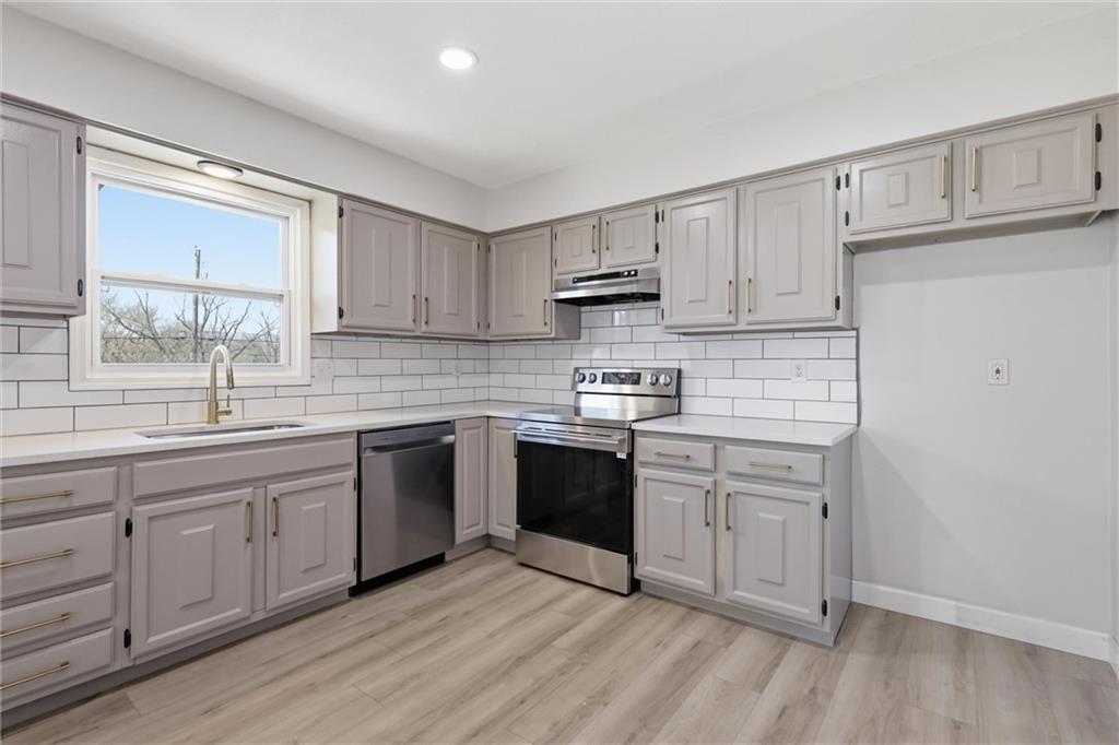 2201 Marvonne Road Lawrence, KS 66047 - Photo 11 of 32