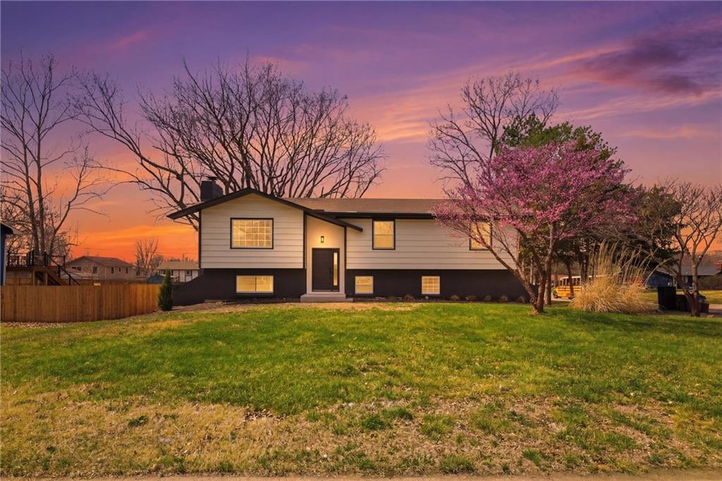 2201 Marvonne Road Lawrence, KS 66047 - Photo 2 of 32