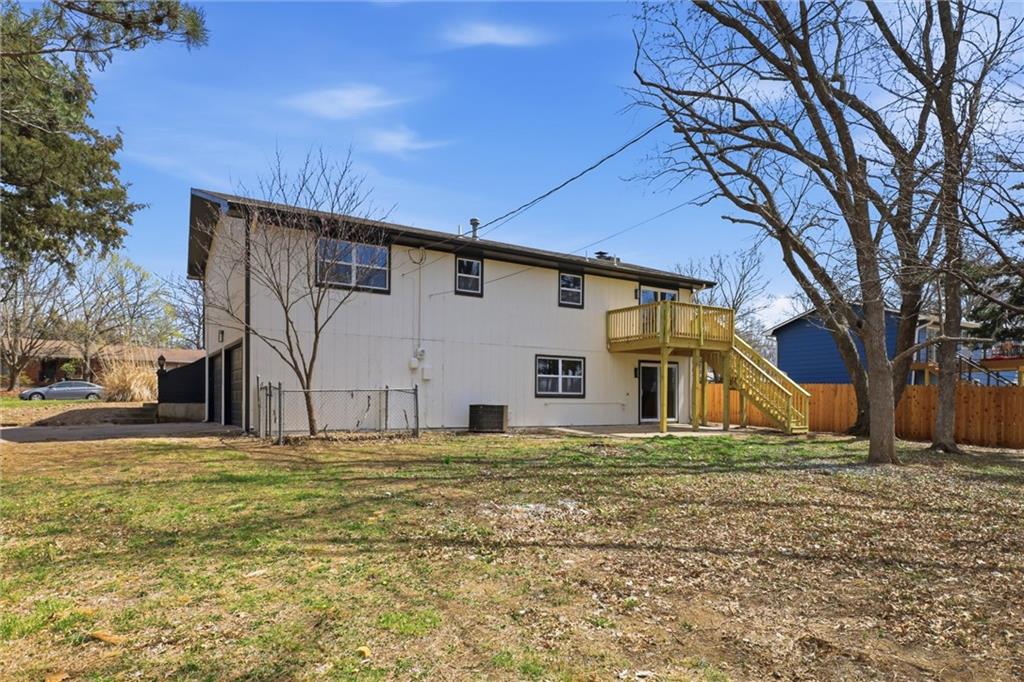 2201 Marvonne Road Lawrence, KS 66047 - Photo 30 of 32