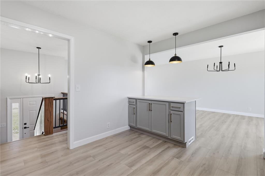 2201 Marvonne Road Lawrence, KS 66047 - Photo 8 of 32