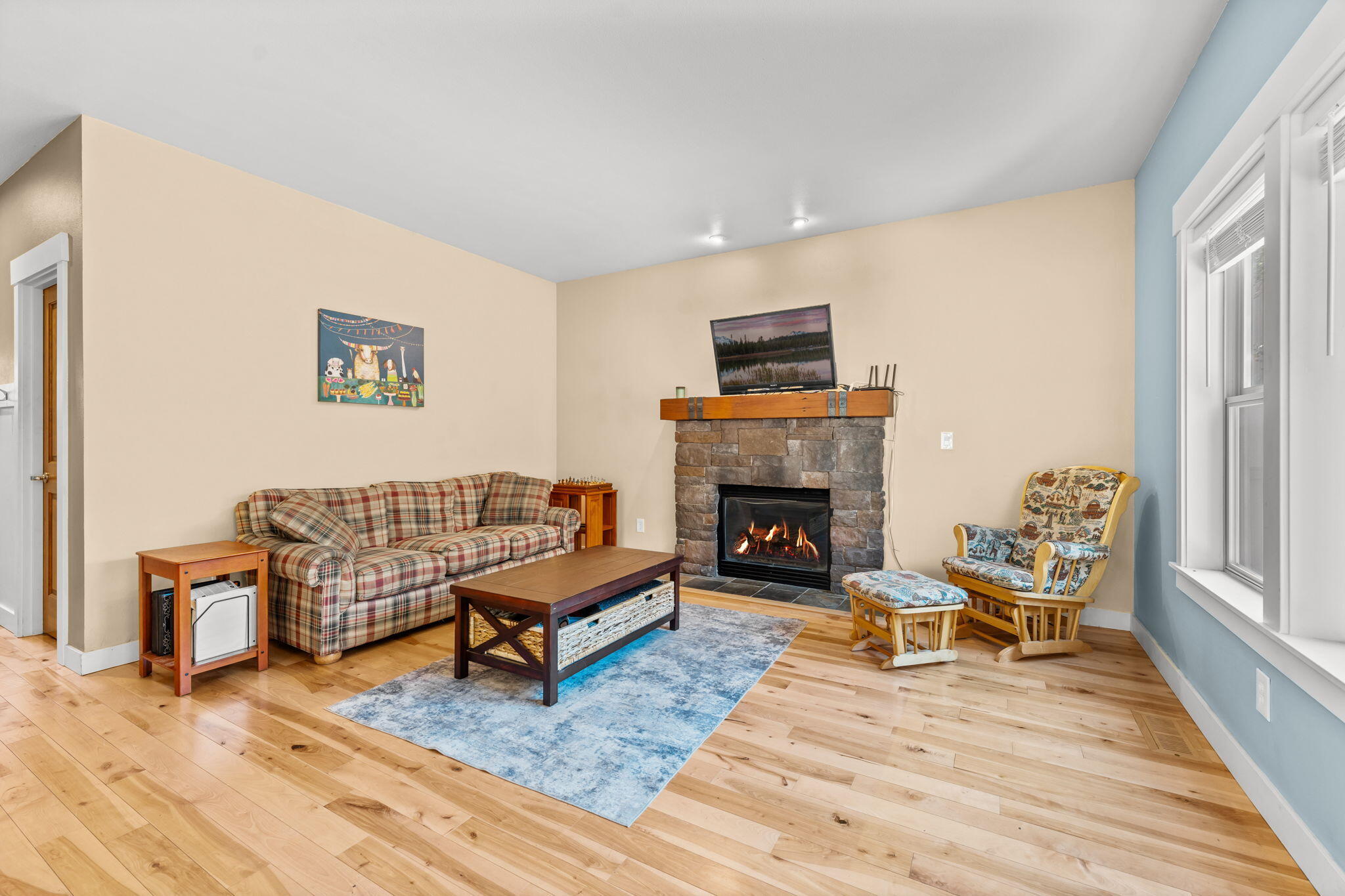 61489 Linton Loop Bend, OR 97702 - Photo 4 of 31 17-web-or-mls-Riley_Visuals-17