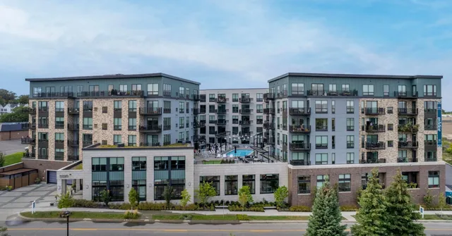 $2,966 | 5220 Eden Avenue, Unit 502, Edina, MN 55436