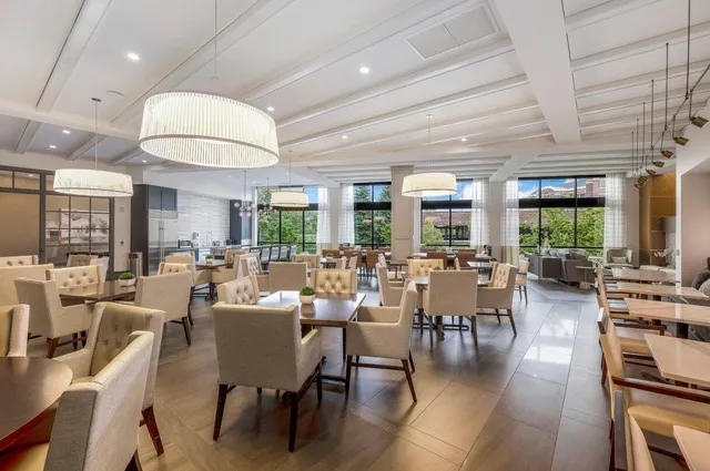 $2,966 | 5220 Eden Avenue, Unit 502, Edina, MN 55436