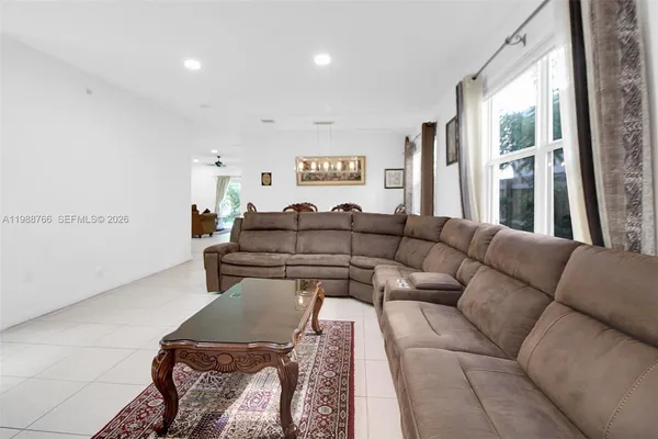 $3,950 | 1382 Southeast 26th Avenue, Homestead, FL 33035