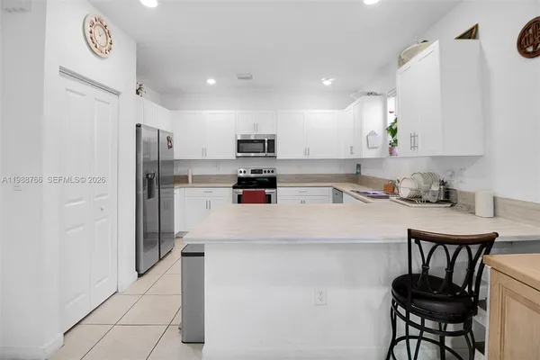 $3,950 | 1382 Southeast 26th Avenue, Homestead, FL 33035