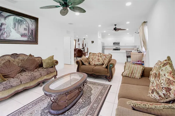 $3,950 | 1382 Southeast 26th Avenue, Homestead, FL 33035