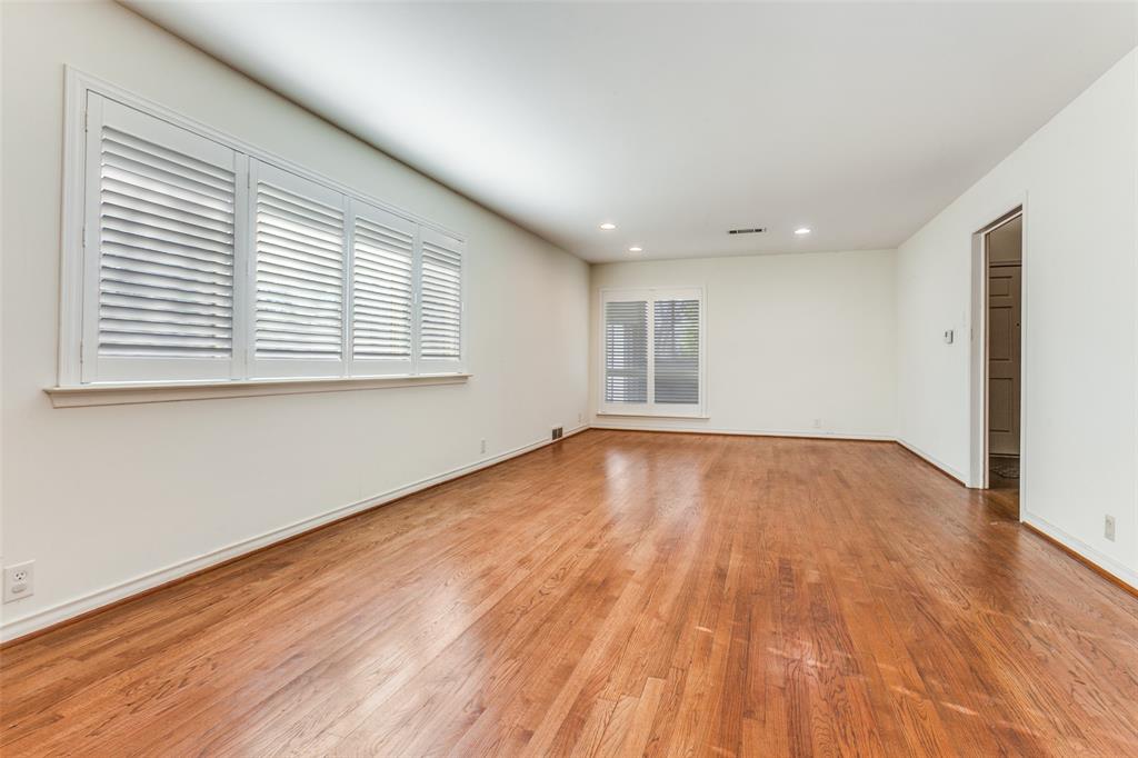 9759 Shoreview Road Dallas, TX 75238 - Photo 10 of 17 Beautiful hardwoods