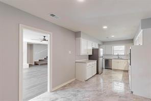 14724 Overview Drive Dallas, TX 75254 - Photo 9 of 40