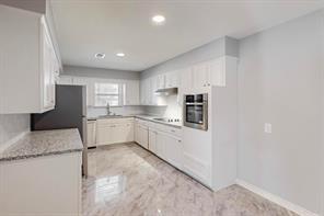 14724 Overview Drive Dallas, TX 75254 - Photo 10 of 40