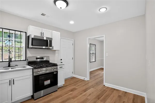 $290,000 | 2252 Beecher Circle Southwest, Atlanta, GA 30311