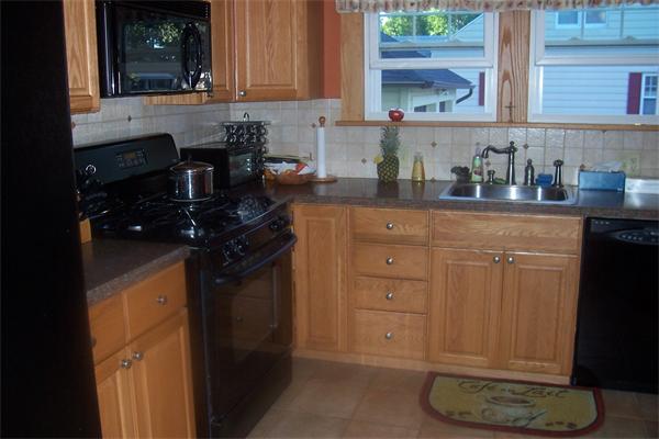 142 Merrimac Avenue Springfield, MA 01104 - Photo 2 of 15