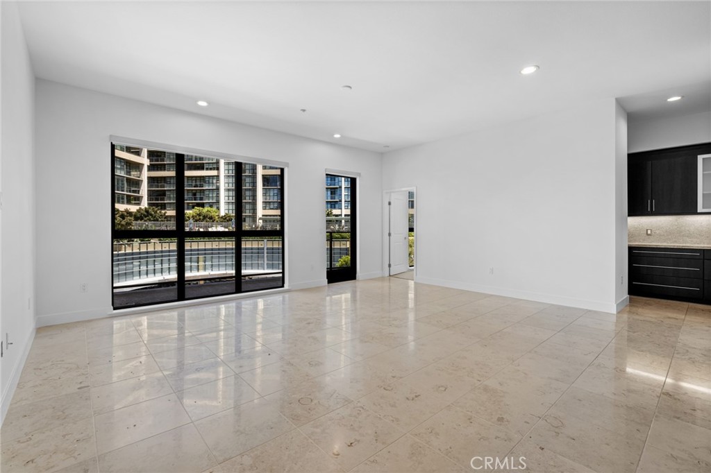 402 Rockefeller, Unit 301 Irvine, CA 92612 - Photo 4 of 39