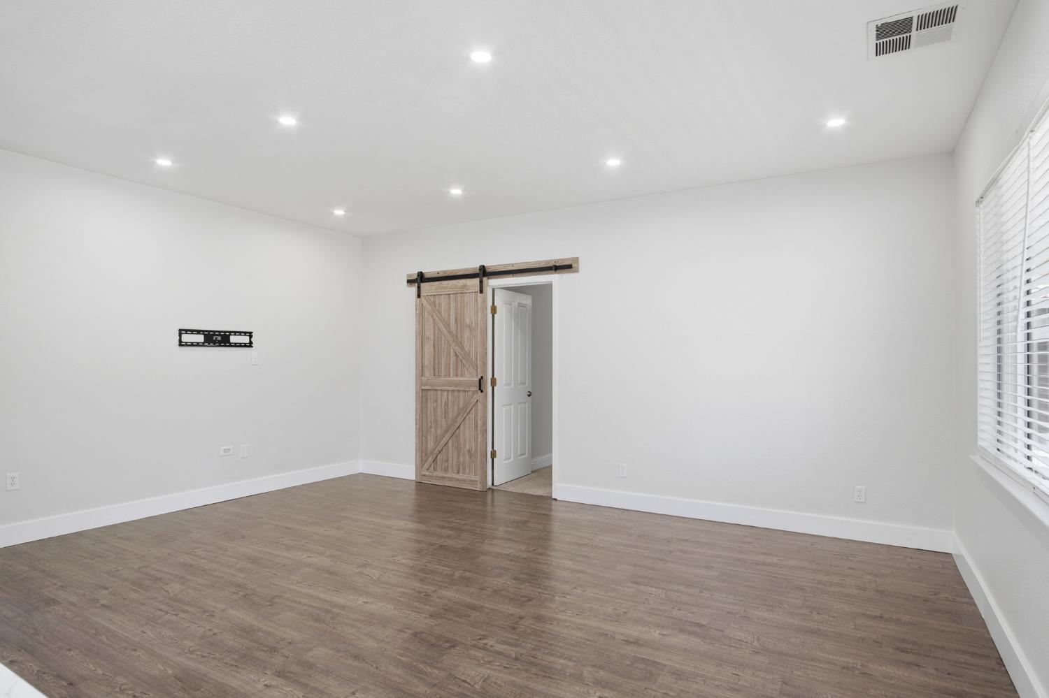 1123 Woodland Drive Turlock, CA 95382 - Photo 12 of 42 Gallery Image 12