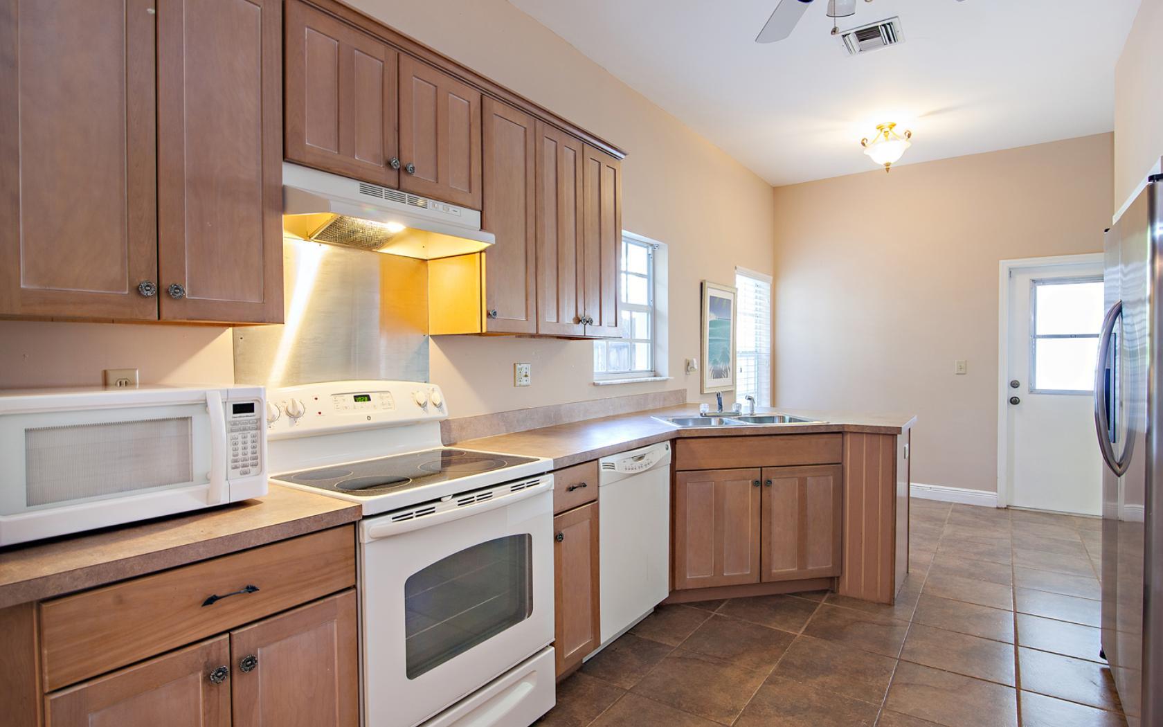 212 Colony Way West Jupiter, FL 33458 - Photo 10 of 31 12-photo-web-1680x1050-158397