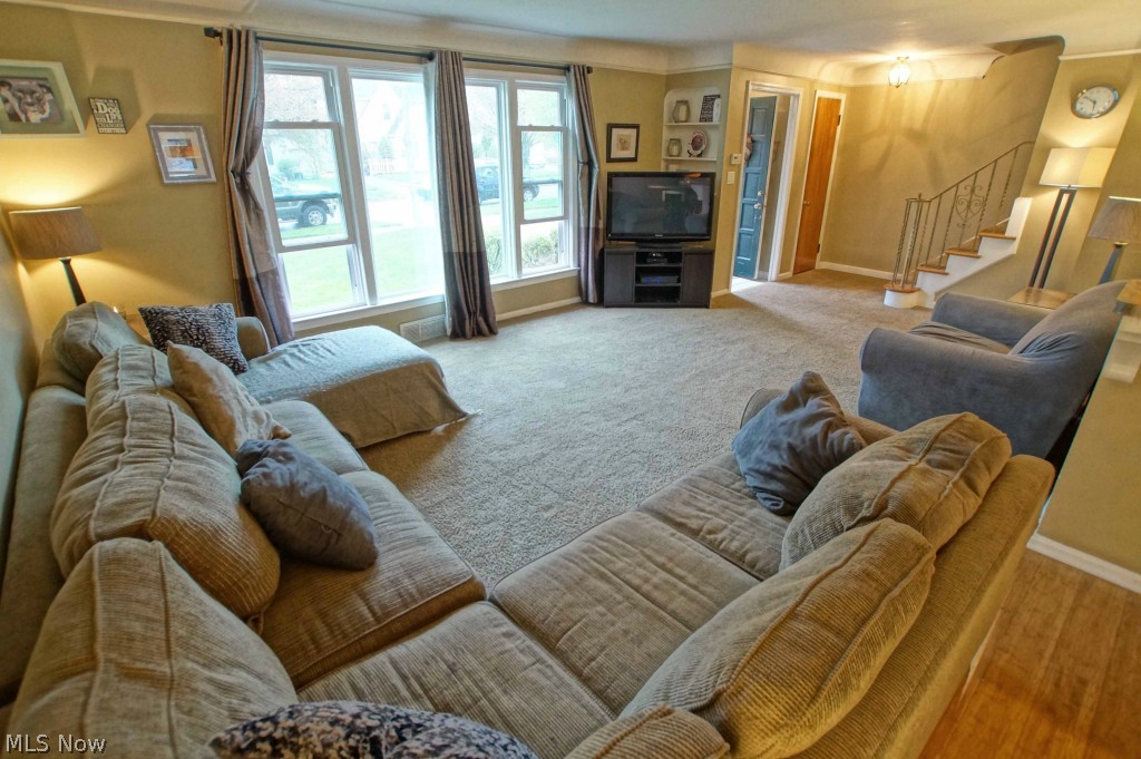 4936 Westbourne Road Cleveland, OH 44124 - Photo 2 of 18 Gallery Image 2
