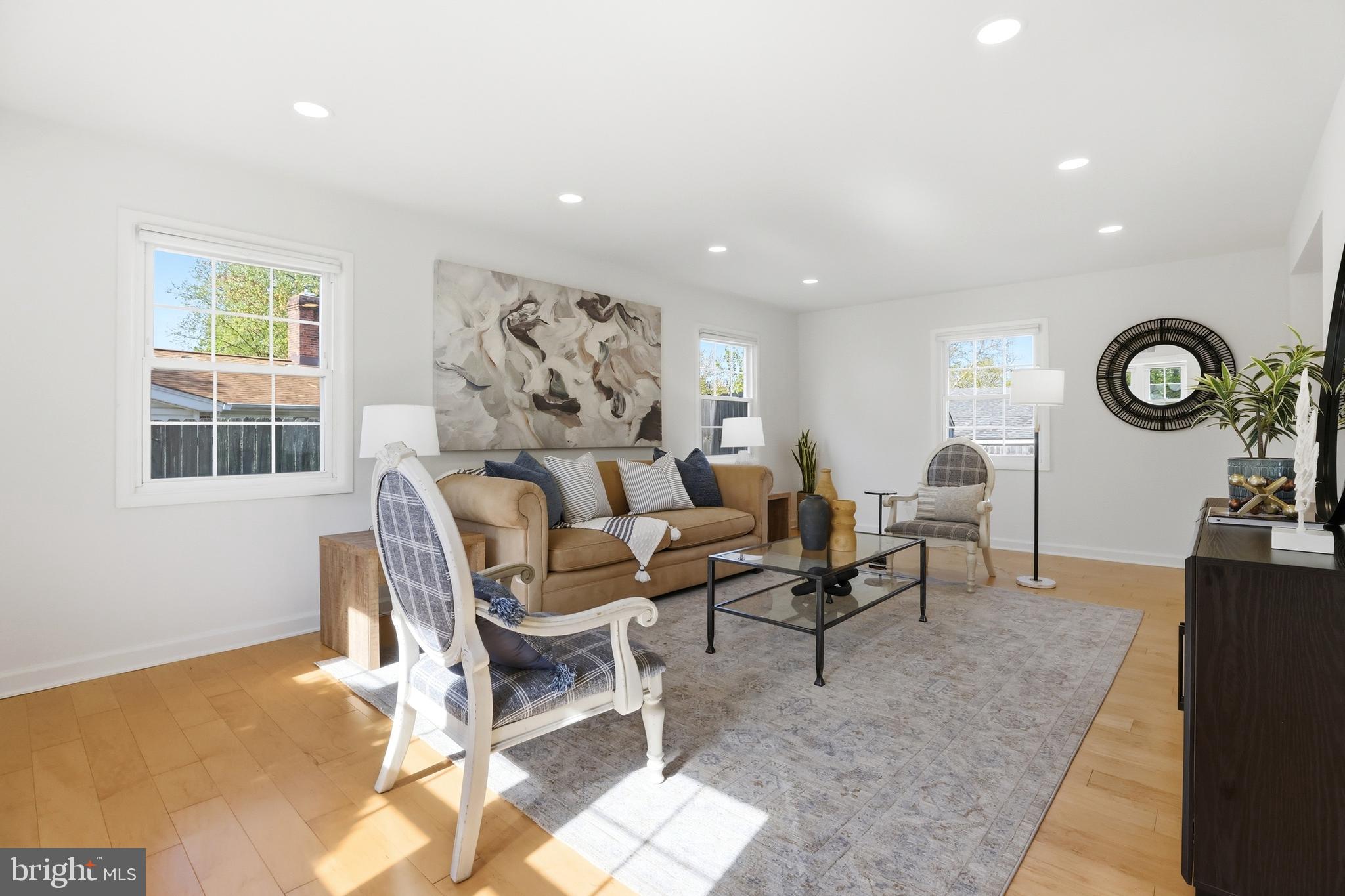 4102 Port Rae Lane Fairfax, VA 22033 - Photo 6 of 49 Gallery Image 6