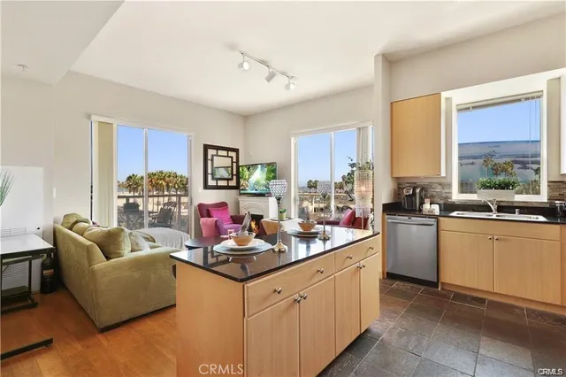 $2,600 | 388 East Ocean Boulevard, Unit 317, Long Beach, CA 90802