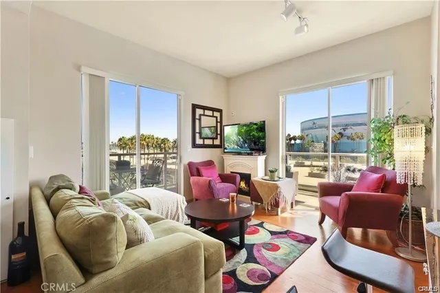 $2,600 | 388 East Ocean Boulevard, Unit 317, Long Beach, CA 90802