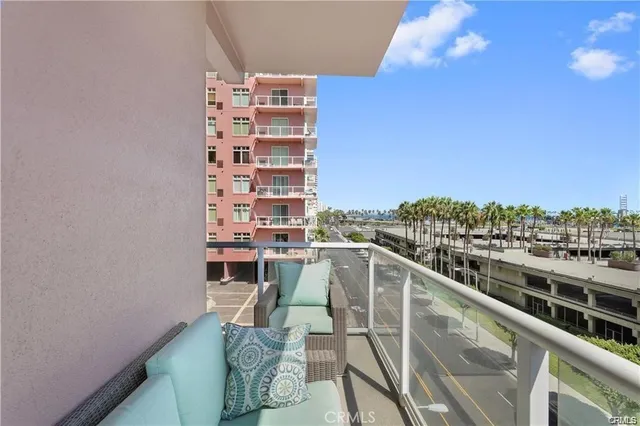 $2,600 | 388 East Ocean Boulevard, Unit 317, Long Beach, CA 90802