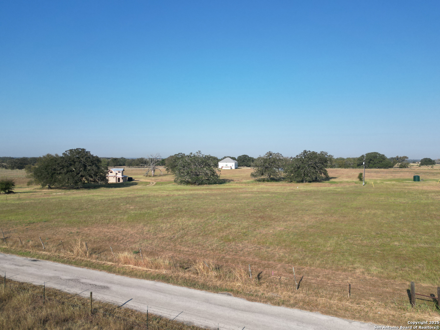 439 Arrow Luling, TX 78648 - Photo 11 of 12