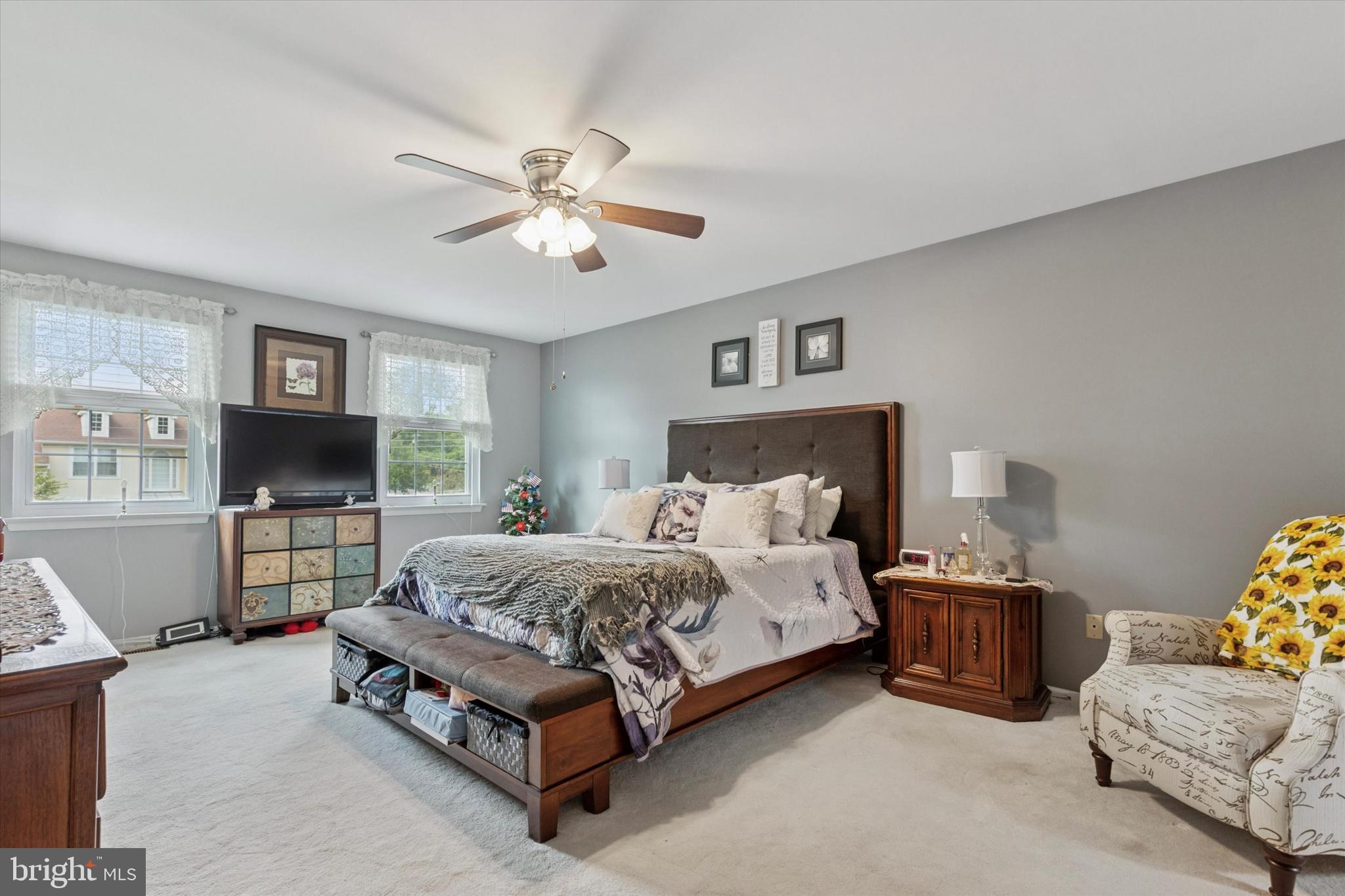 689 Pickering Road Southampton, PA 18966 - Photo 19 of 35 Primary bedroom with en-suite bath